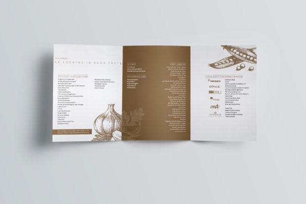 02-Trifold-Mockup-In